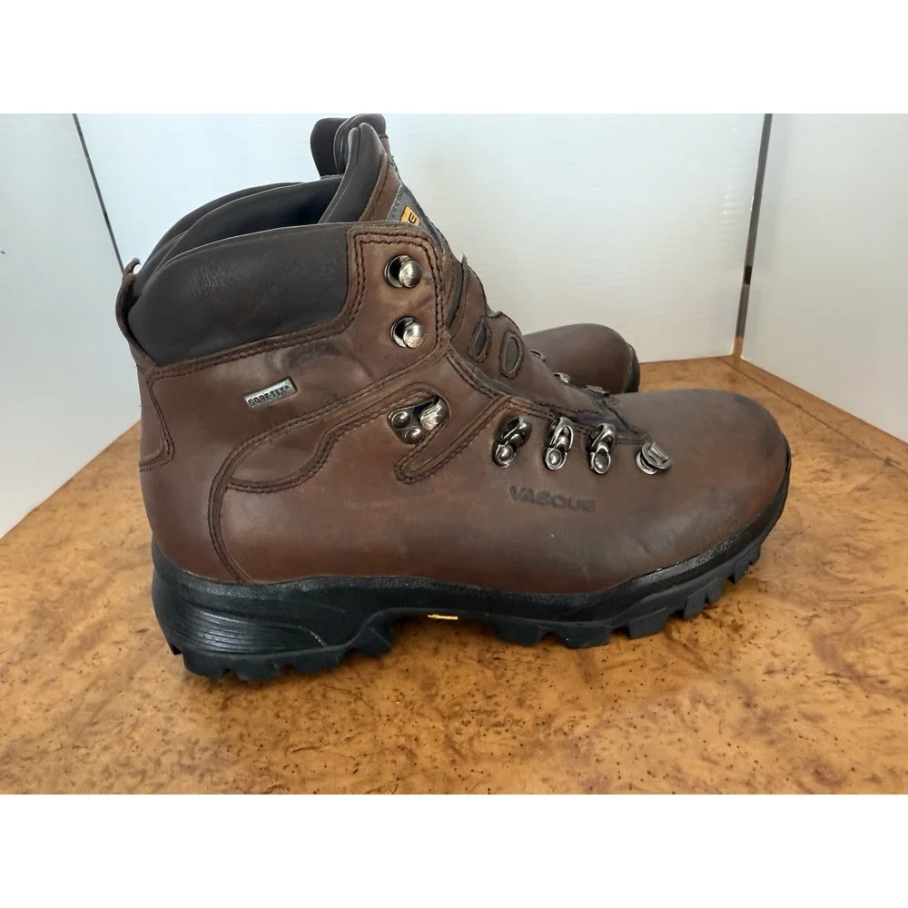 VASQUE 7134 Men's Hiking Boots Brown Leather Vibram Soles Size 10 USA